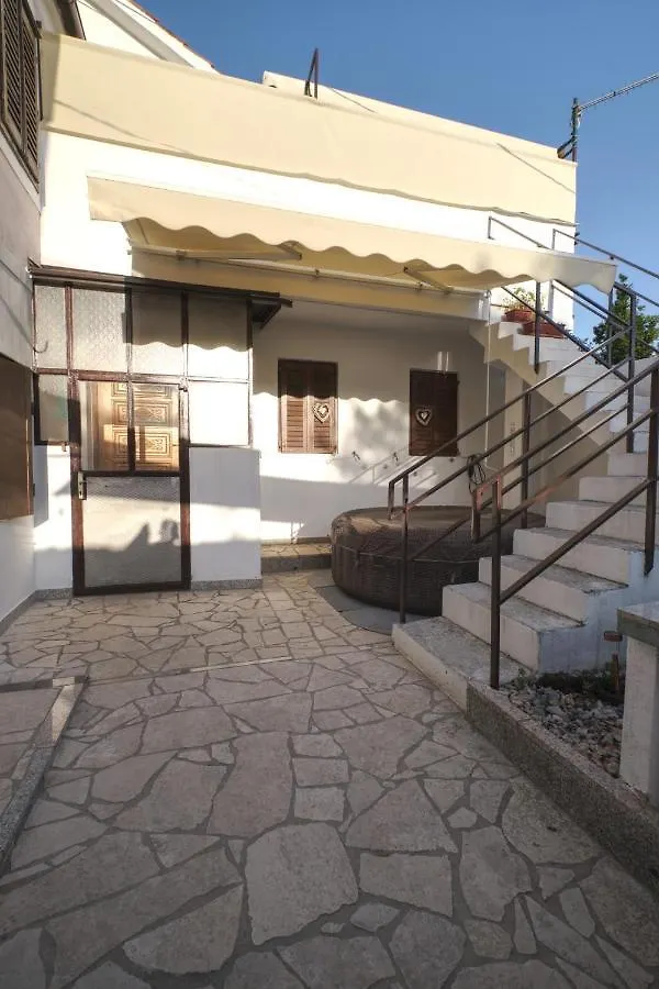 Holiday home Kuca Za Odmor Tonka Villa Grizane-Belgrad